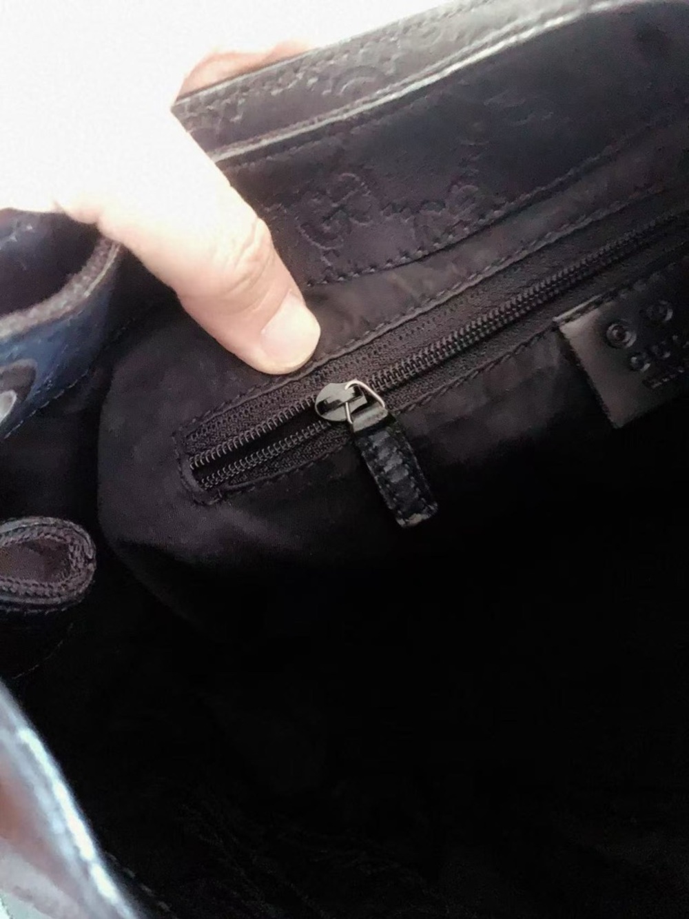 Gucci GG-Signature Trimmed Colbert Hobo bag in black‎ - Picture 16 of 16